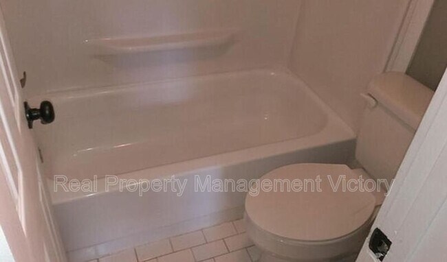 Building Photo - 1171 16th Ave S