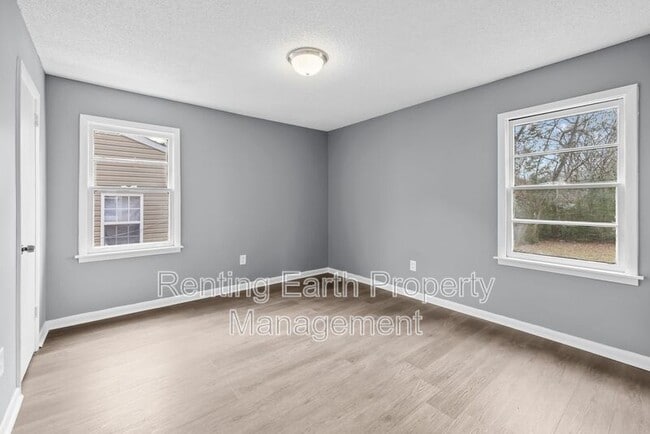 Building Photo - 7216 Paris Ave