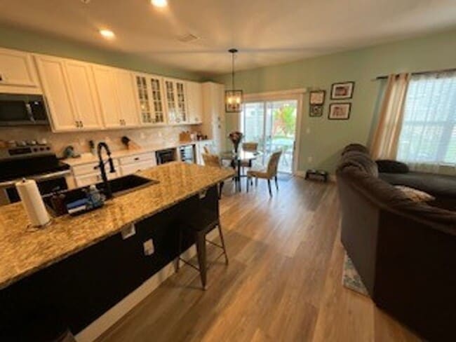 Building Photo - Welcome to your new home!