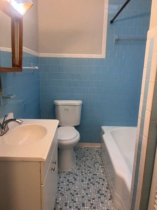 Building Photo - Cozy 2-Bedroom Home Available Now