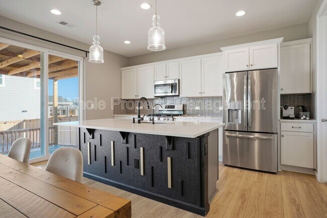 Building Photo - 27837 E 9th Ln