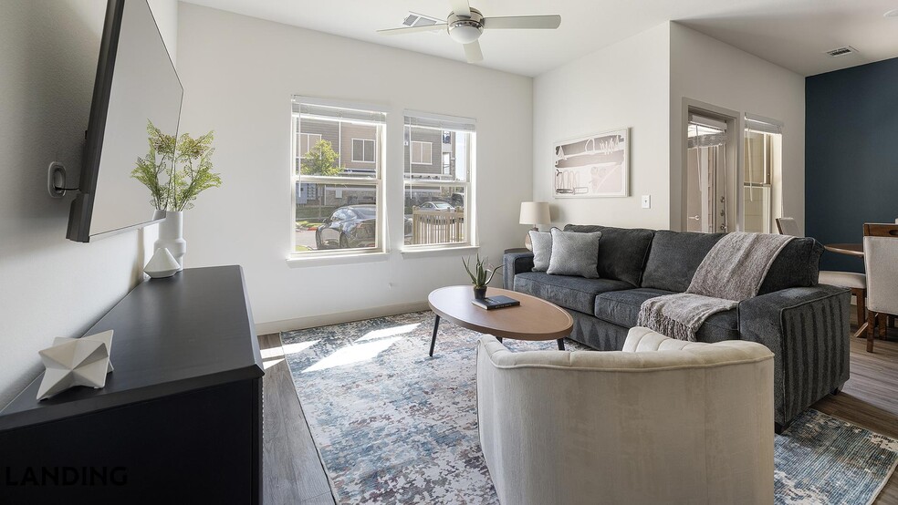 Building Photo - 2825 Main St