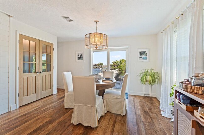 Building Photo - 6611 Surfside Blvd