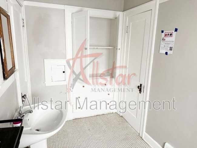 Building Photo - 4115 Henritze Ave