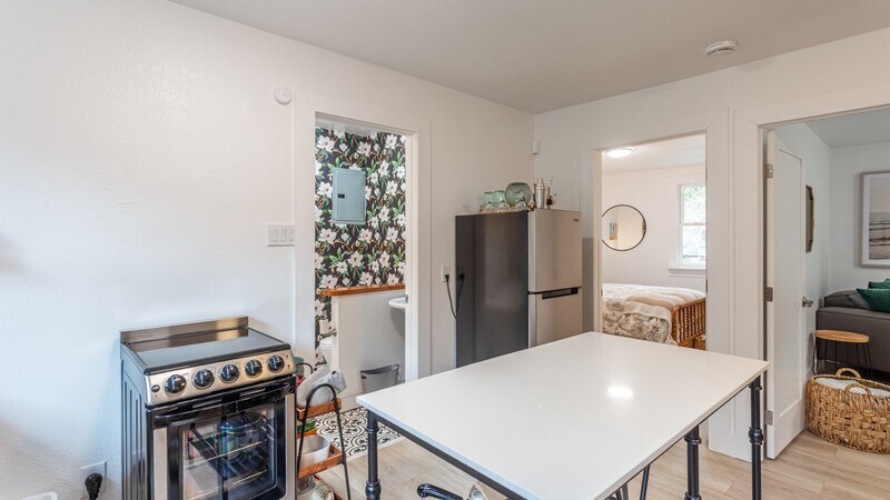 Building Photo - 6010 Cazadero Hwy