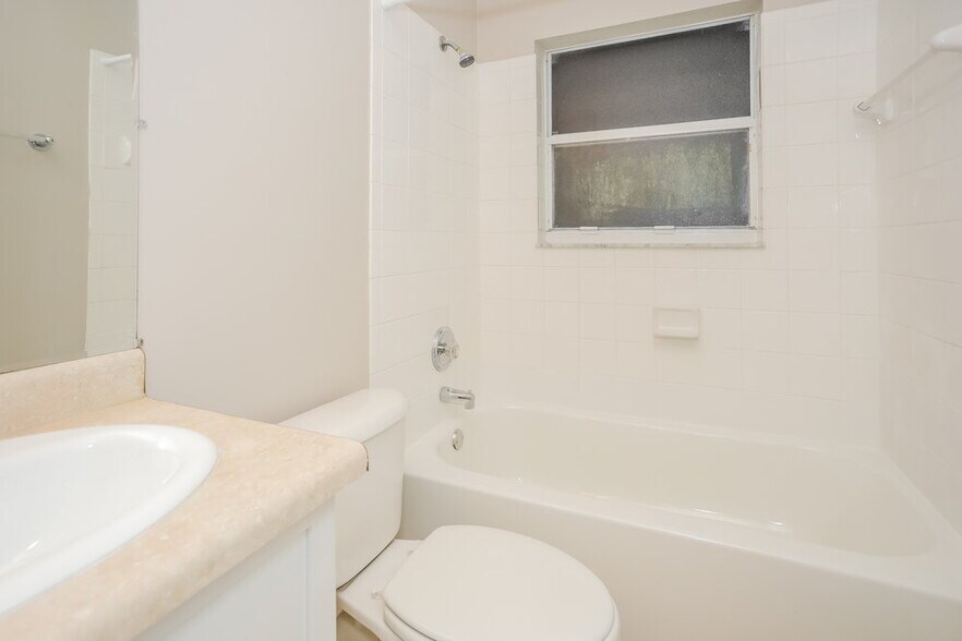Building Photo - 14982 SW 143rd Terrace