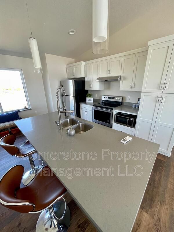 Building Photo - 2300 Franklin Rd