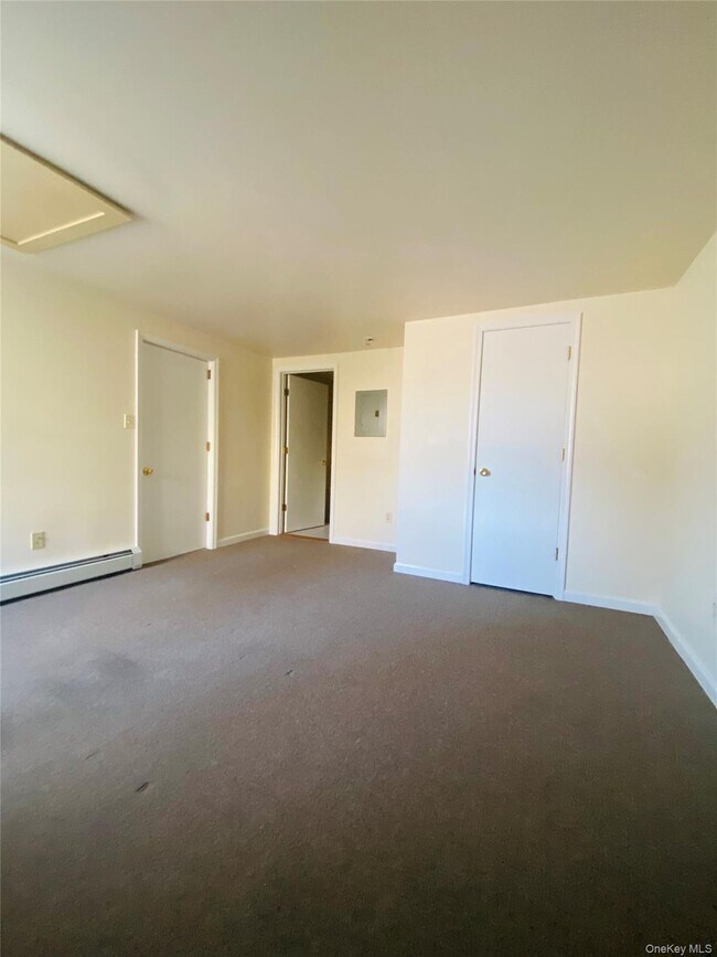 Building Photo - 5 Old State Rd