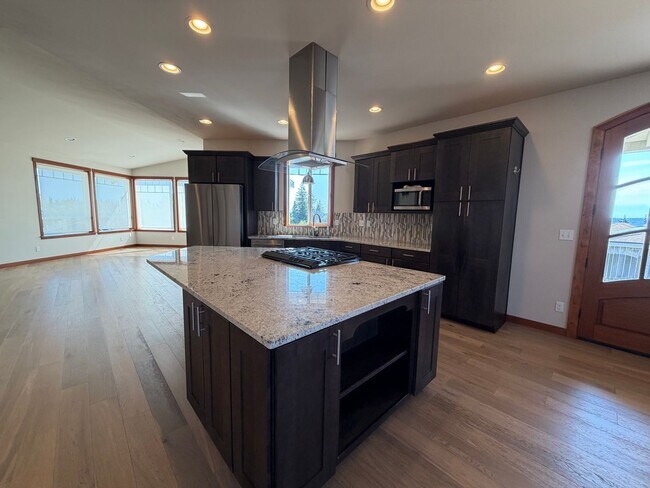 Building Photo - Military Discount - Please Inquire! ~ Whiskey Ridge View Home | 5 Bed + Bonus Living Space with O...