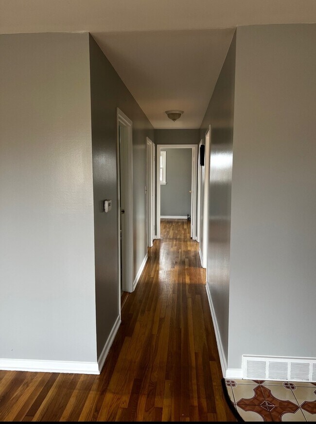 Building Photo - 8939 N Wisner St