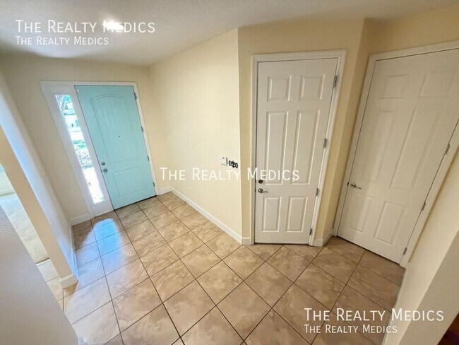 Building Photo - 11867 Padua Ln