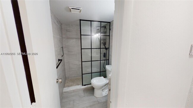 Building Photo - 453 SW 2nd St