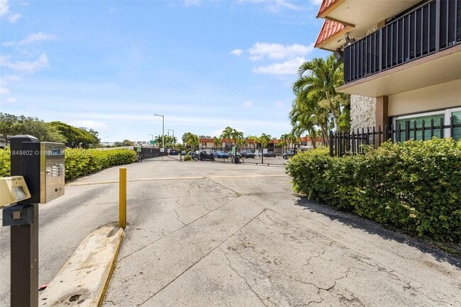 Building Photo - 10401 SW 108th Ave