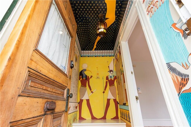 Building Photo - 37 Evergreen St