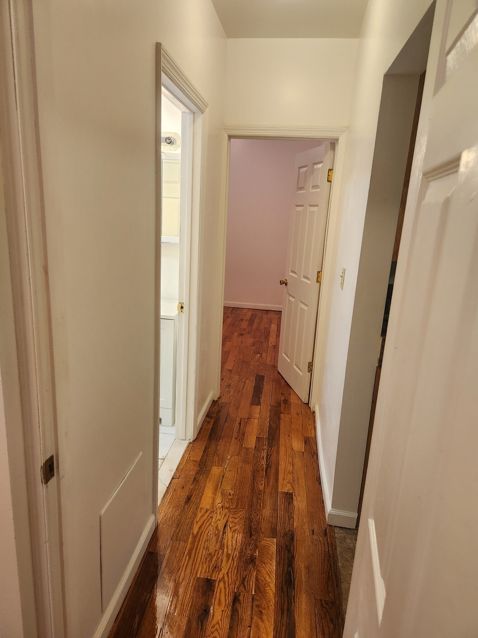 Building Photo - 68 Llewellyn Ave