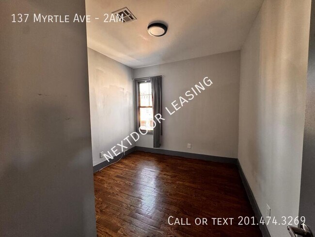 Building Photo - 137 Myrtle Ave