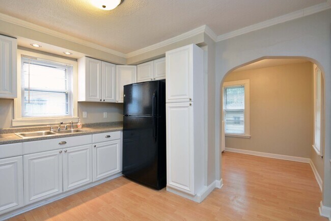 Building Photo - 3 Bed 1.5 Bath Single Family Home in St. Pau