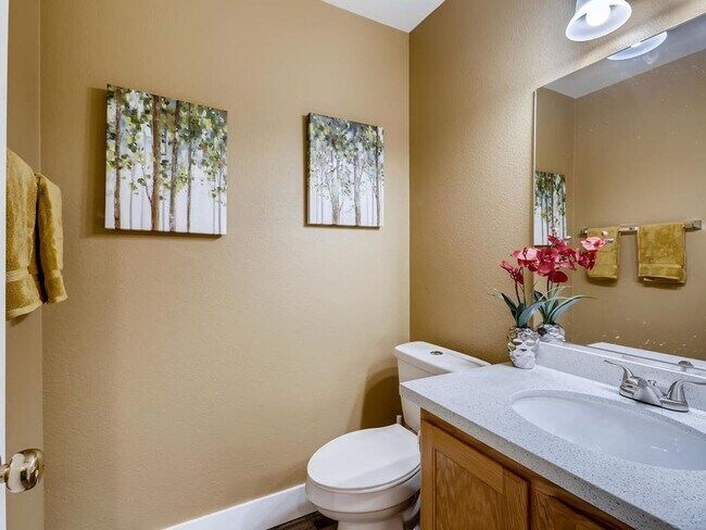 Building Photo - **SHORT TERM GATED LUXURY RENTAL** 3BDRM *2.5 BATH* 2 CAR GARAGE