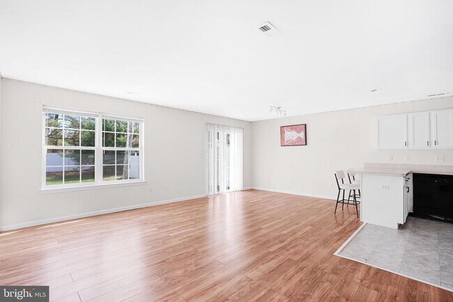 Building Photo - 16 High Meadows Dr