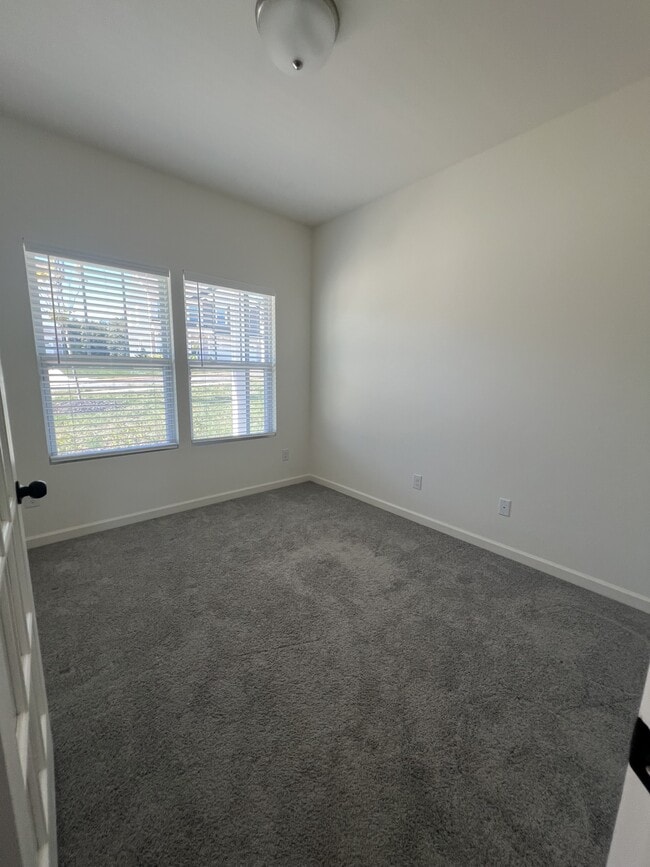 Building Photo - 1621 Running Deer Dr