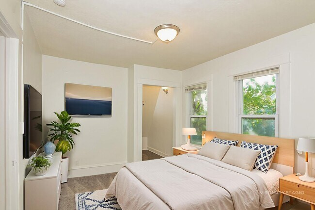 Building Photo - Newly Renovated Single Family Home - GREAT Mpls Location!