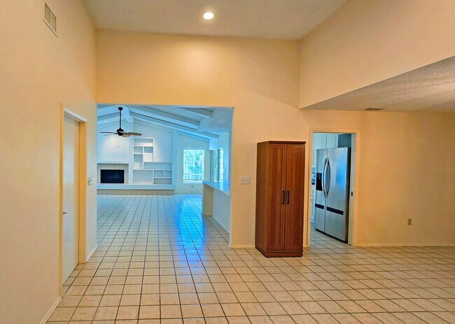 Building Photo - 6545 Waterford Cir
