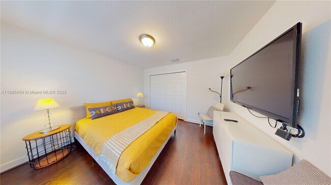 Building Photo - 5092 SW 173rd Ave