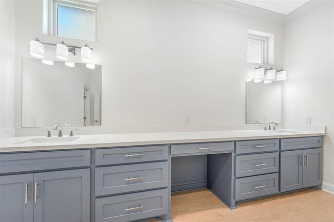 Building Photo - 201 Mayerling Dr