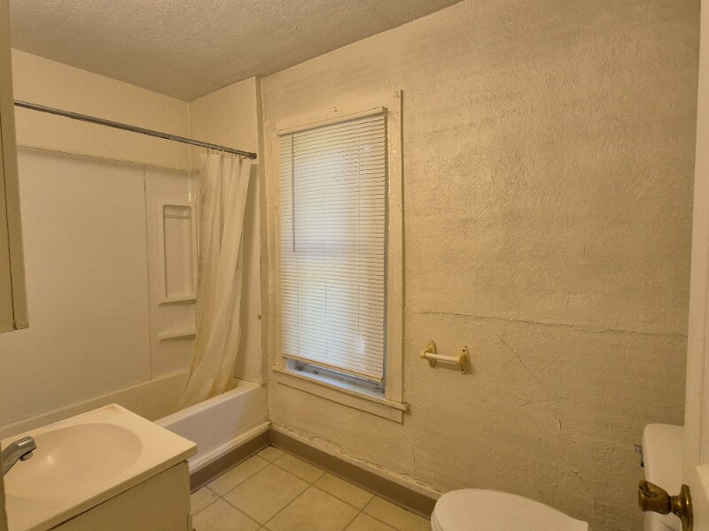 Building Photo - 4893 Cambria Rd