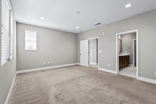 Building Photo - 118 Bonano Ln