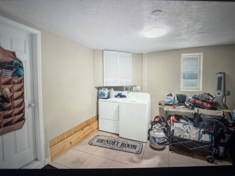 Garage/Laundry - 6734 Sandalwood Dr