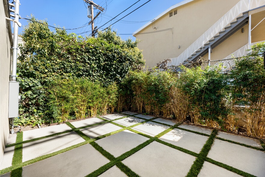 patio - 738 S Stanley Ave