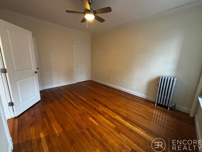 Building Photo - 15 Glenville Ave