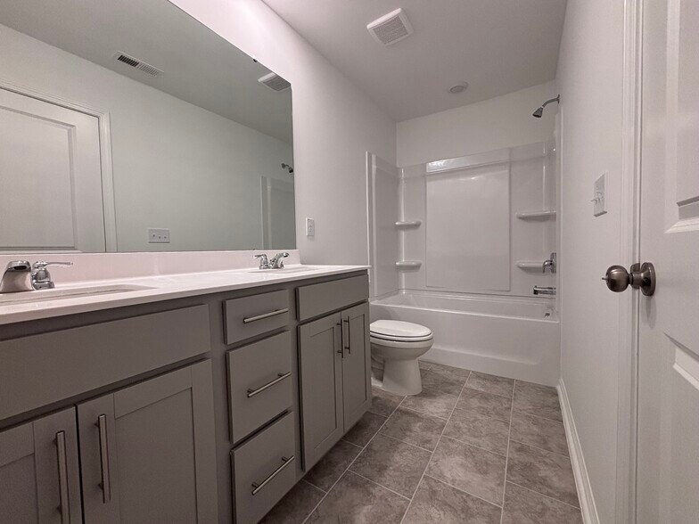 Building Photo - 78 Blossom Field Way