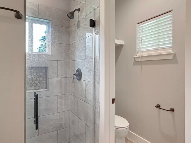 Building Photo - Beautiful Custom Home on 1 Acre in Peacefu...