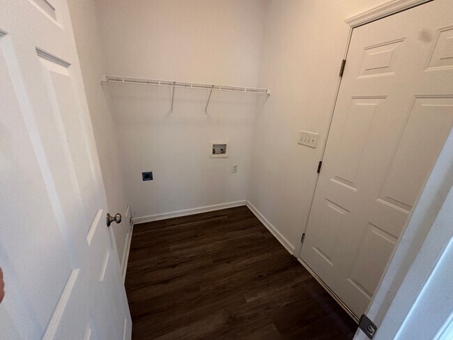 Building Photo - Beautiful 3 bedroom home on over 3/4 acres with huge garage.