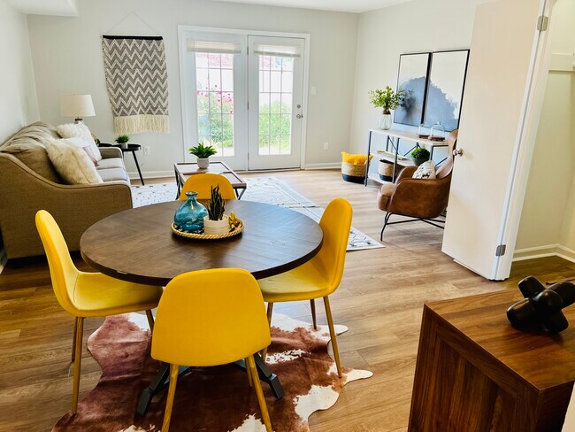 Building Photo - 2 Bainbridge Ave