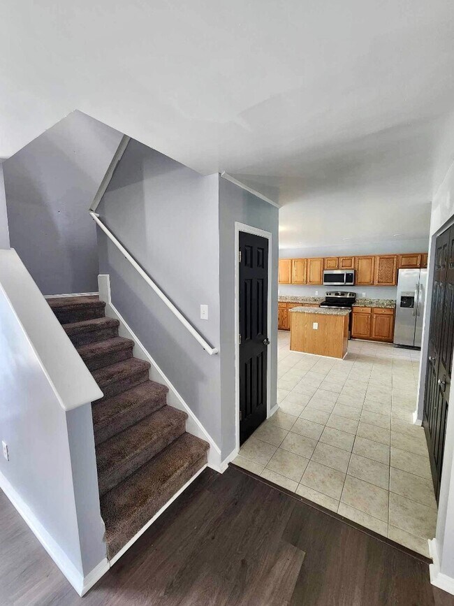 Building Photo - 608 Twisted Willow Ct