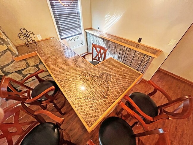 Building Photo - 1102 W Brown St