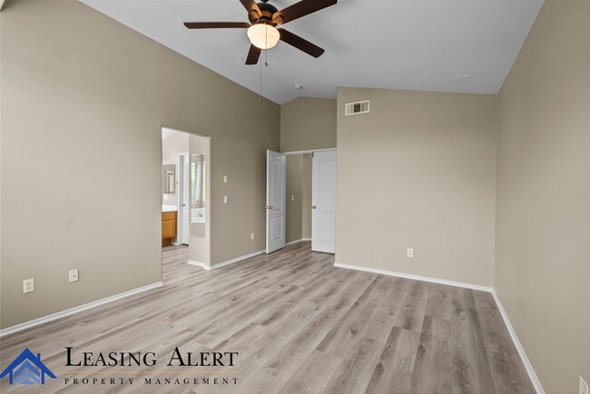 Building Photo - 23721 Skycrest Cir Dr