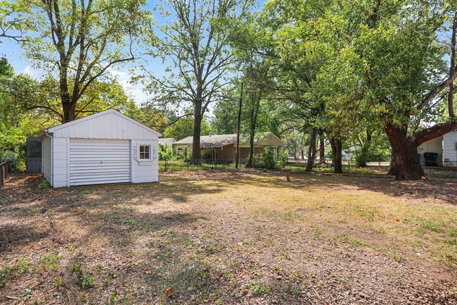 Building Photo - 1050 Ozment Dr