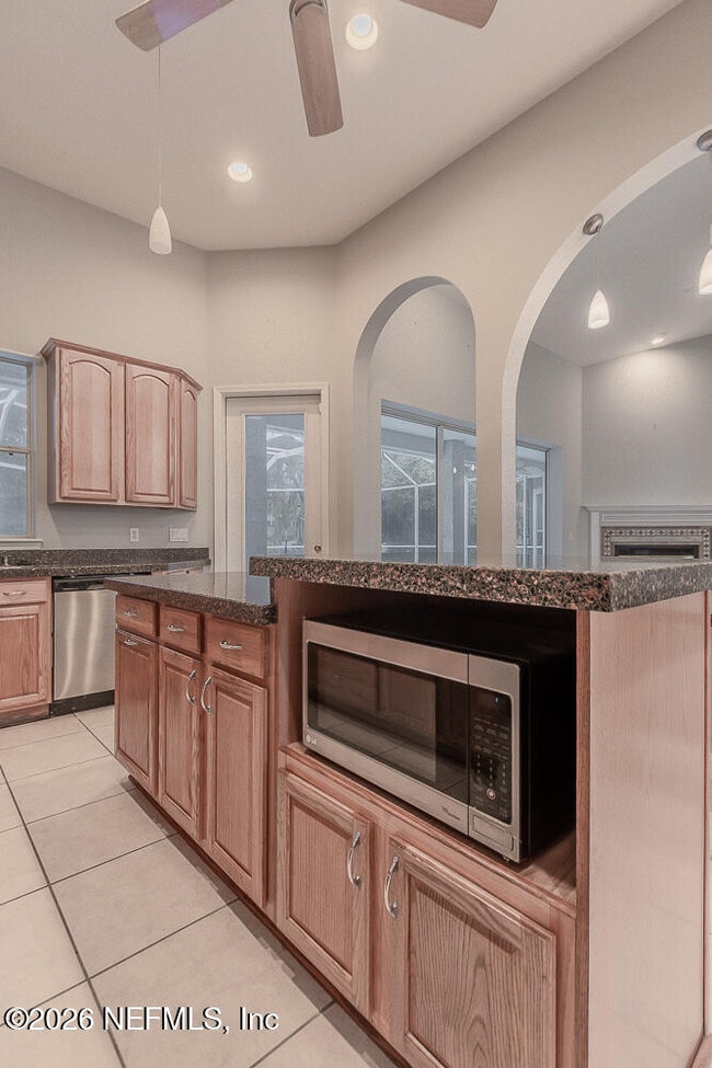 Building Photo - 5466 River Trail Rd N