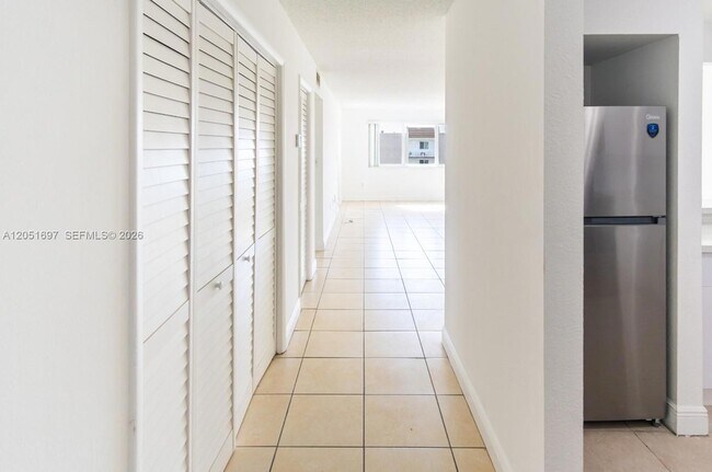 Building Photo - 6950 Miami Gardens Dr