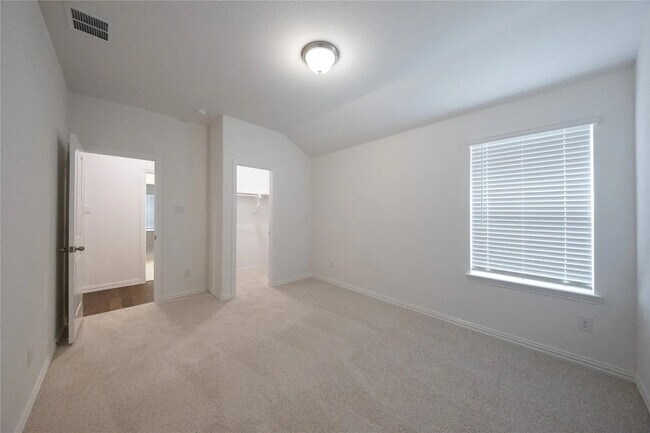 Building Photo - 5509 Candlewood Dr