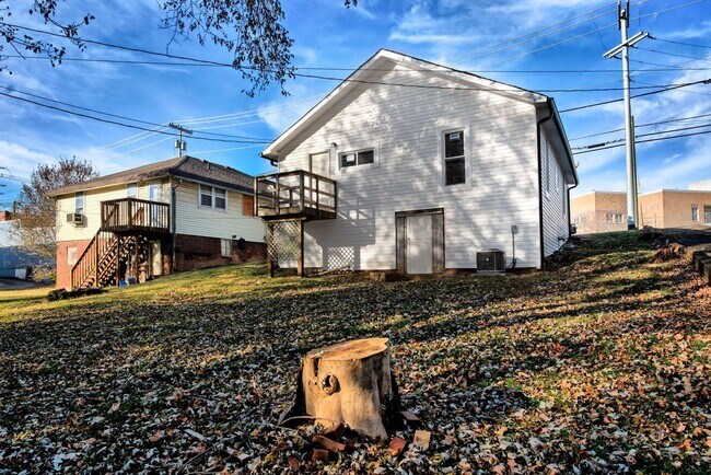 Building Photo - 1012 Coulter St