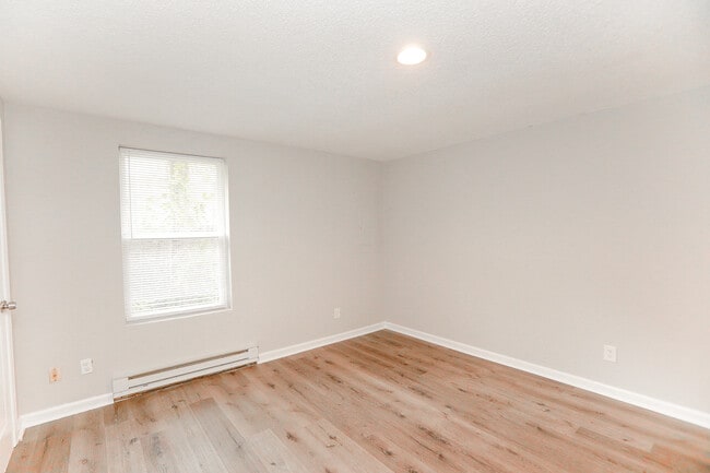 Building Photo - 1250 Pall Mall St