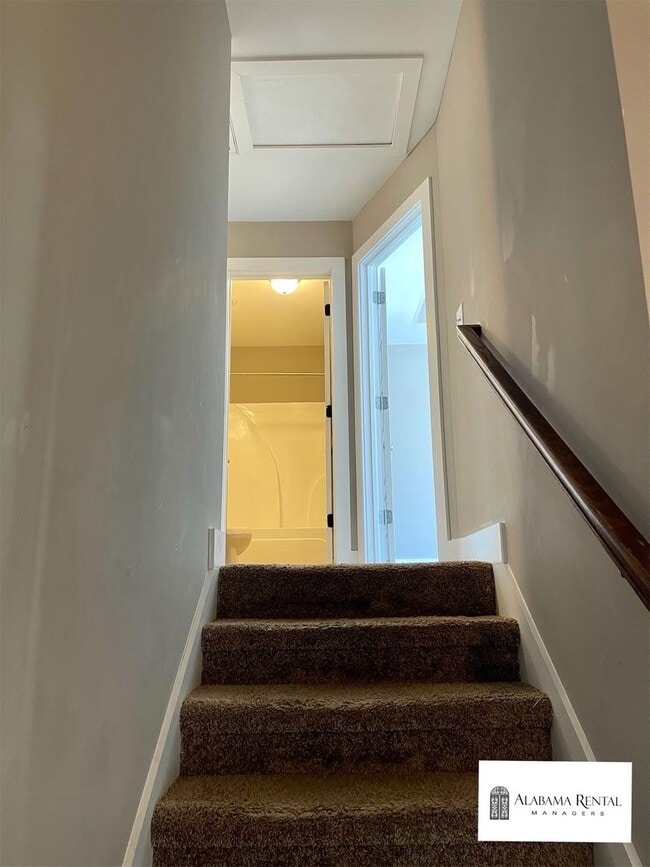 Building Photo - Townhome for rent in Chelsea!  Available to View Now!!!