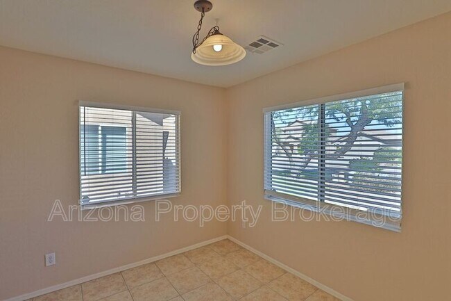 Building Photo - 2603 E San Manuel Rd