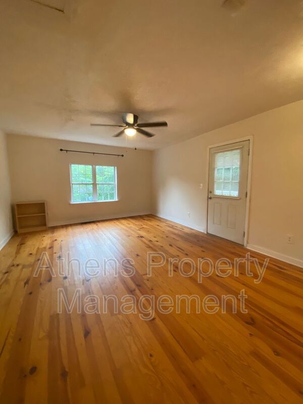 Building Photo - 285 N Rocksprings St