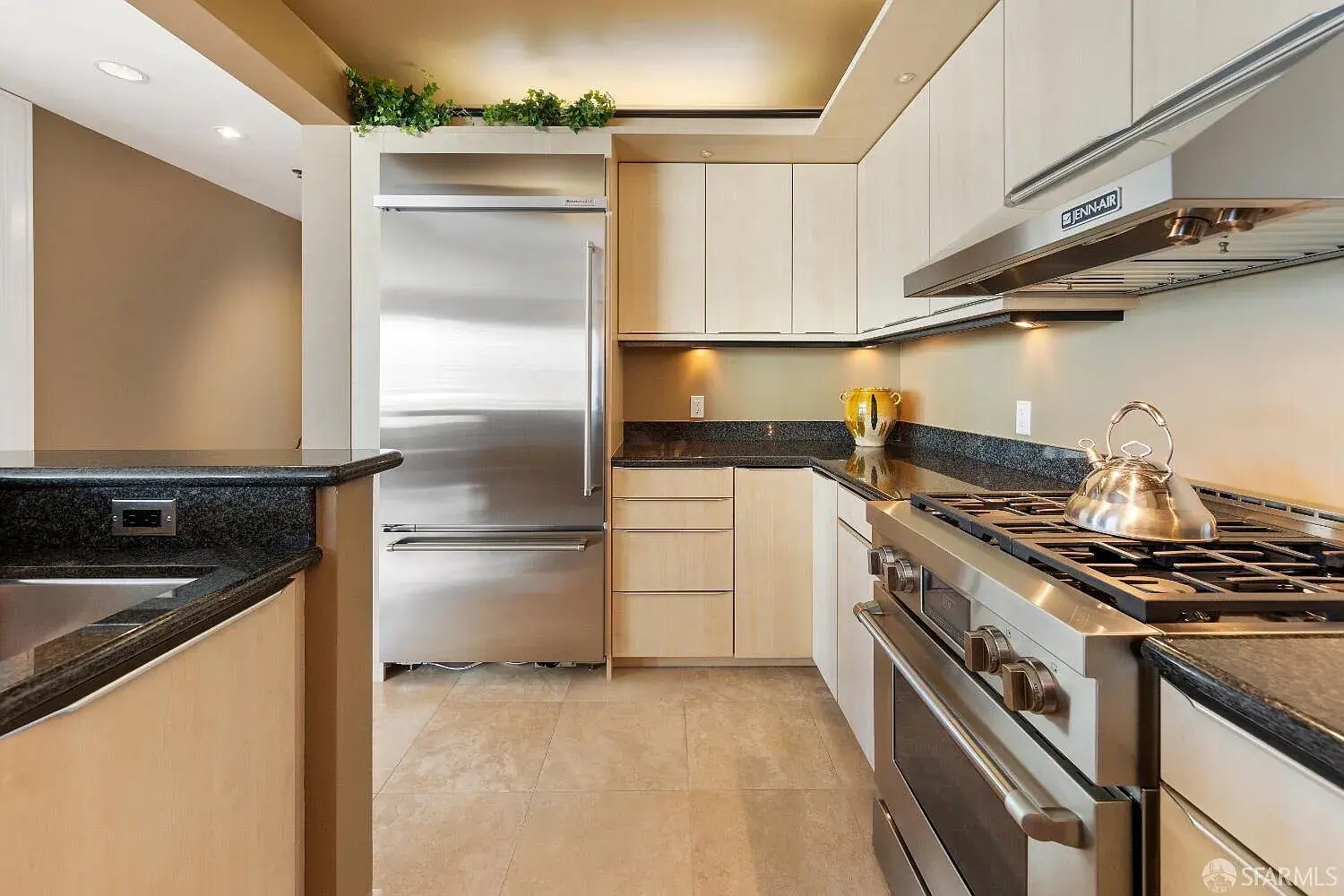 Building Photo - 229 Brannan St